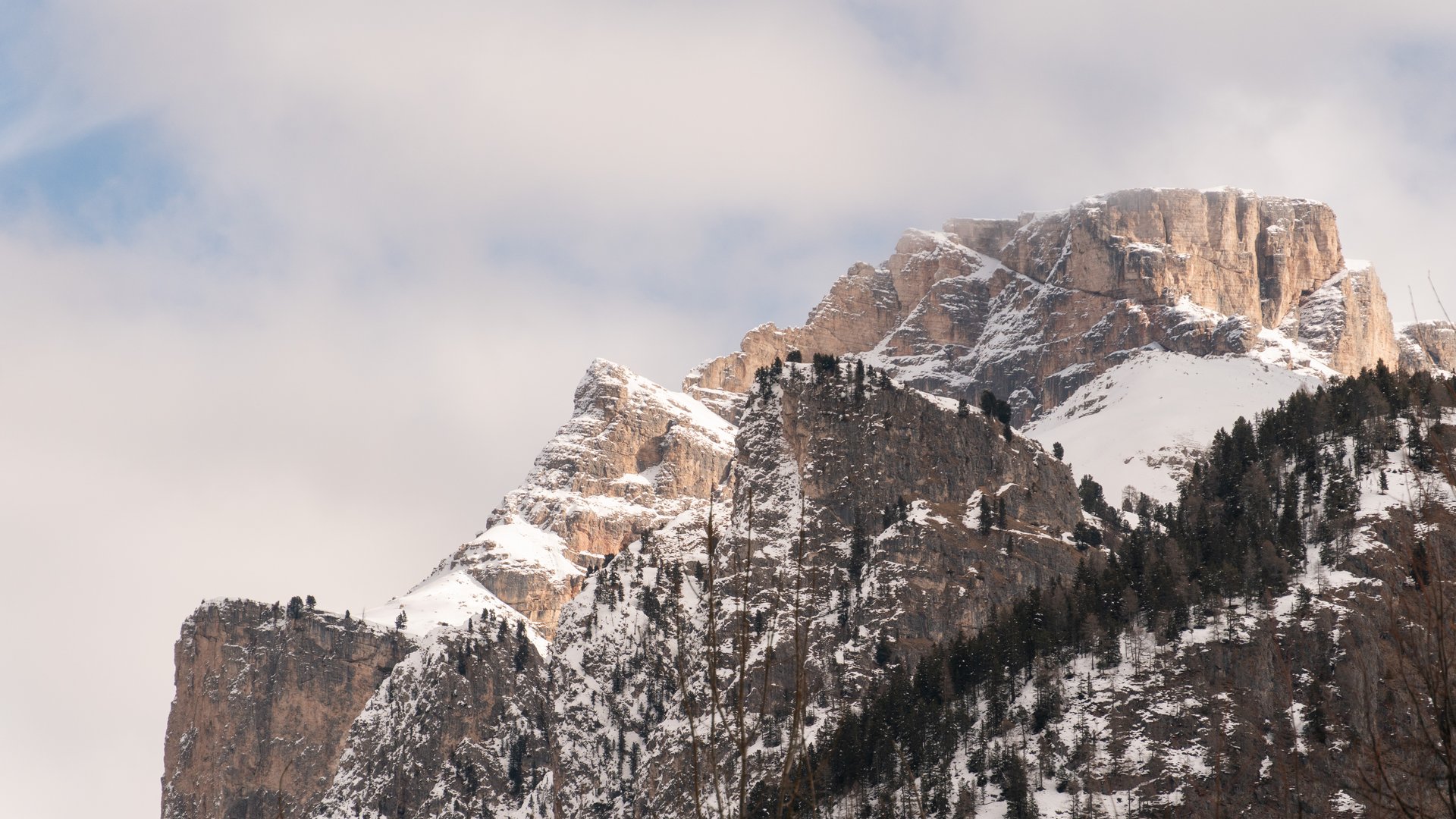 Ferienwohnung in Wolkenstein, Gröden: Saleghes Dolomites Ferienwohnung in Wolkenstein, Gröden: Saleghes Dolomites